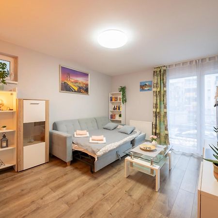 Center Budget Apartment Inside Free Parking Self Check-In Free Streaming Ac Balcony Budapeşte Dış mekan fotoğraf
